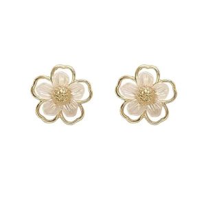 Pearl Of Flower Earrings